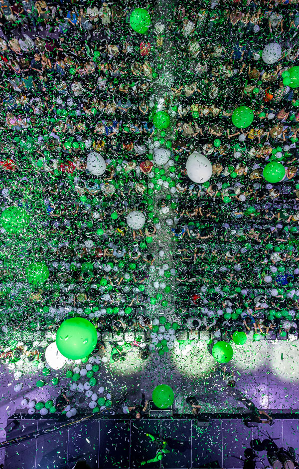 UVU Freshman convocation balloon drop