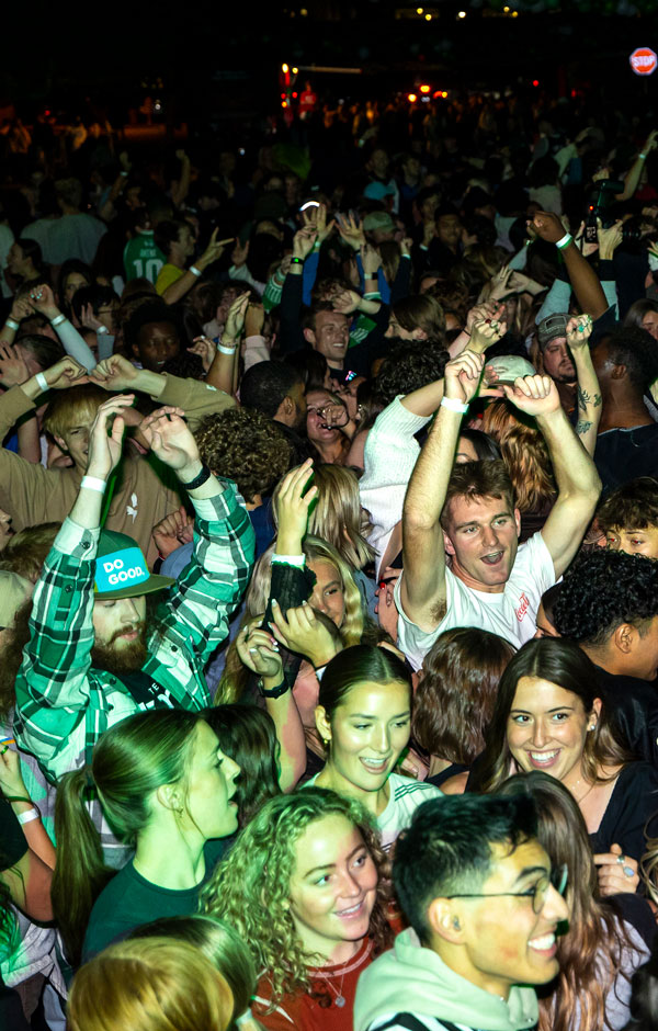 UVU Students celebrating at midnight madness